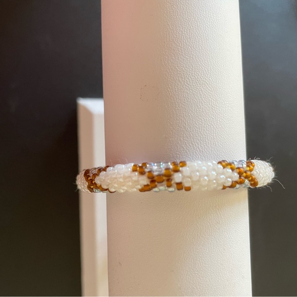 Hand beaded bracelets, made with glass beads - Picture 2 of 14